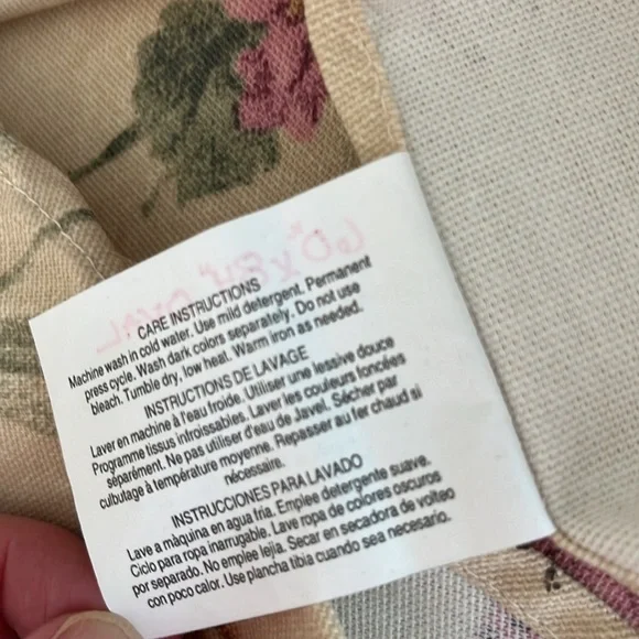 Flowers, Butterflies, Dragonflies, and Ladybugs Oval Tablecloth - Picture 8 of 8